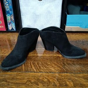 Black booties; 4in heels; very stylish and sturdy
